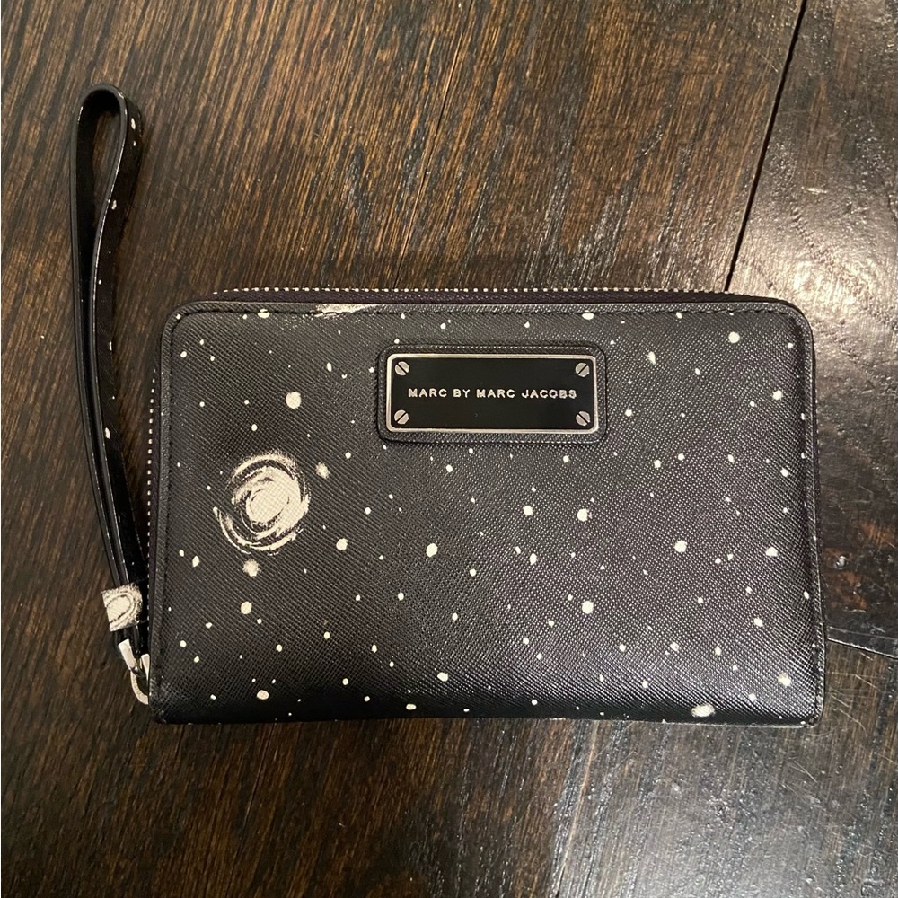 Marc by Marc Jacobs Black and White Galaxy Celestial Print Wristlet Zip Wallet